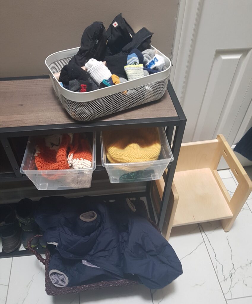 Montessori foyer for twin children